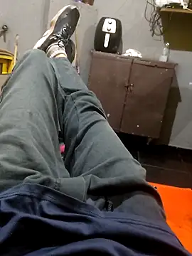 Juliano69xv online show from April 3, 2026, 9:54 pm