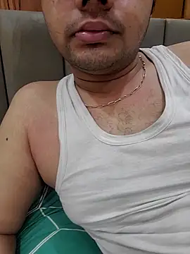 SWEETBOYJI online show from October 31, 2025, 6:26 pm