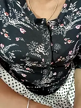 Snapshot of tamil-varshu chatting on December 22, 2024, 4:38 pm tamil-varshu online show from December 22, 2024, 4:38 pm