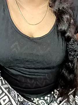 Snapshot of tamil-varshu chatting on January 24, 2025, 4:39 pm tamil-varshu online show from January 24, 2025, 4:39 pm