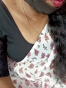 Snapshot of tamil-varshu chatting on January 25, 2025, 2:47 pm tamil-varshu online show from January 25, 2025, 2:47 pm