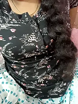 Snapshot of tamil-varshu chatting on December 22, 2024, 1:33 pm tamil-varshu online show from December 22, 2024, 1:33 pm