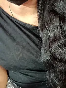 Snapshot of tamil-varshu chatting on February 13, 2025, 6:15 pm tamil-varshu online show from February 13, 2025, 6:15 pm