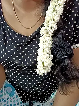 Snapshot of tamil-varshu chatting on December 4, 2024, 6:33 pm tamil-varshu online show from December 4, 2024, 6:33 pm