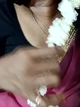 Snapshot of tamil-varshu chatting on February 21, 2025, 4:05 pm tamil-varshu online show from February 21, 2025, 4:05 pm