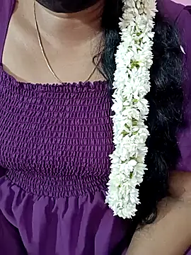 Snapshot of tamil-varshu chatting on December 6, 2024, 6:33 pm tamil-varshu online show from December 6, 2024, 6:33 pm