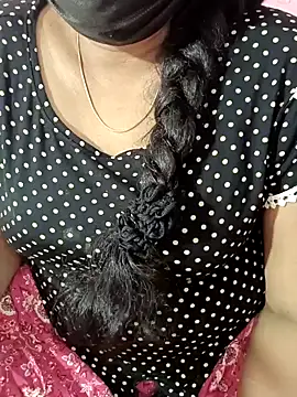 Snapshot of tamil-varshu chatting on December 18, 2024, 6:25 pm tamil-varshu online show from December 18, 2024, 6:25 pm