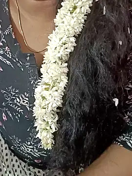 Snapshot of tamil-varshu chatting on December 8, 2024, 6:06 pm tamil-varshu online show from December 8, 2024, 6:06 pm