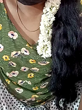 Snapshot of tamil-varshu chatting on December 9, 2024, 4:15 pm tamil-varshu online show from December 9, 2024, 4:15 pm