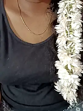 Snapshot of tamil-varshu chatting on January 15, 2025, 5:58 pm tamil-varshu online show from January 15, 2025, 5:58 pm