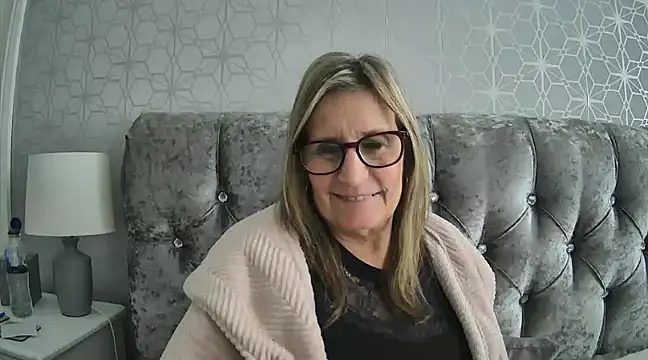 Snapshot of Additive_Mature_Linda chatting on January 20, 2025, 2:46 pm Additive Mature Linda online show from January 20, 2025, 2:46 pm
