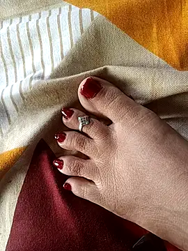 lakey91girl online show from February 4, 2026, 4:40 am