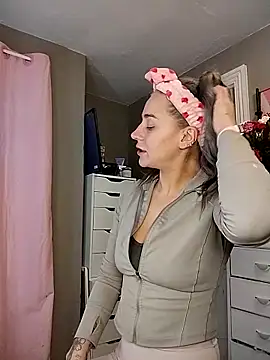 lexybabyxo online show from February 19, 2026, 12:24 pm