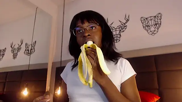 candy lovee69 online show from February 23, 2025, 1:13 am