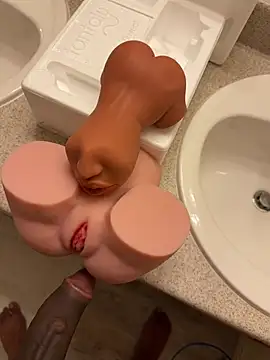 Snapshot of MaterialGolan chatting on February 7, 2026, 2:41 am MaterialGolan online show from February 7, 2026, 2:41 am