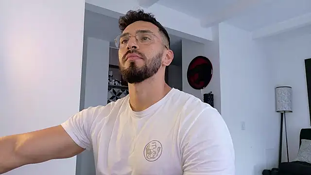 Snapshot of tony_muscle chatting on January 13, 2026, 9:30 pm tony muscle online show from January 13, 2026, 9:30 pm