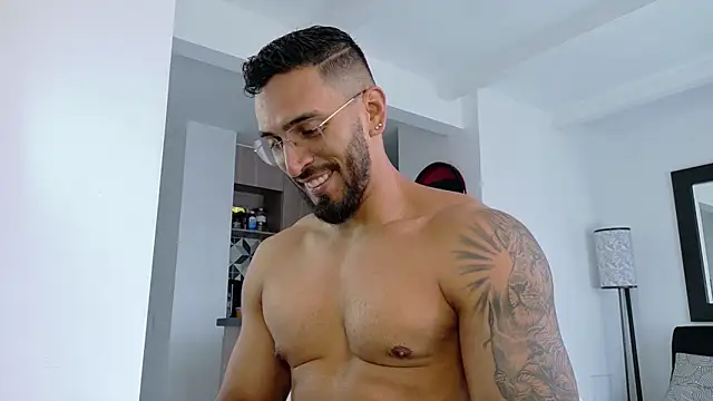 Snapshot of tony_muscle chatting on February 27, 2026, 7:03 pm tony muscle online show from February 27, 2026, 7:03 pm