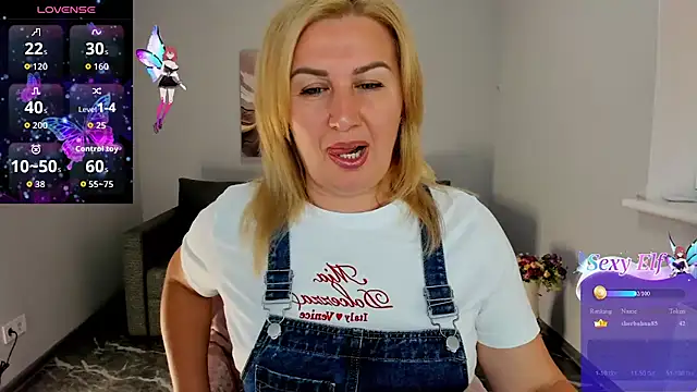 Snapshot of Lili_Crossi chatting on July 6, 2026, 5:58 am Lili Crossi online show from July 6, 2026, 5:58 am