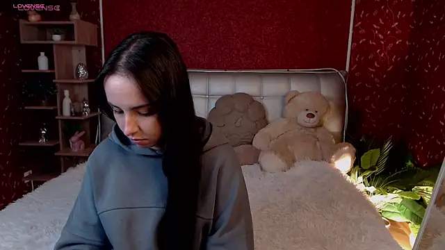 AuroraAksnesss online show from September 29, 2025, 2:40 am