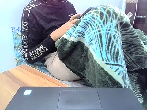 Snapshot of DOLL_CUTY chatting on December 4, 2025, 3:55 pm DOLL CUTY online show from December 4, 2025, 3:55 pm