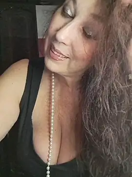 Snapshot of GypsyEsmeralda chatting on December 2, 2025, 1:46 pm GypsyEsmeralda online show from December 2, 2025, 1:46 pm