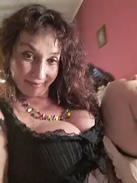 Snapshot of GypsyEsmeralda chatting on May 25, 2026, 5:00 pm GypsyEsmeralda online show from May 25, 2026, 5:00 pm