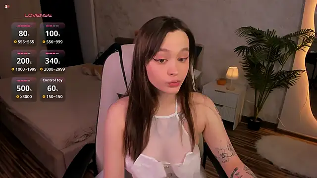 BadScarlet1 online show from November 16, 2025, 1:27 pm