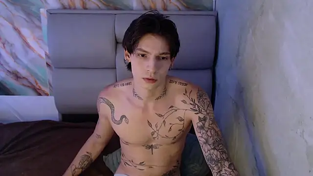 Apolo Hidalgo01 online show from September 25, 2025, 6:47 pm