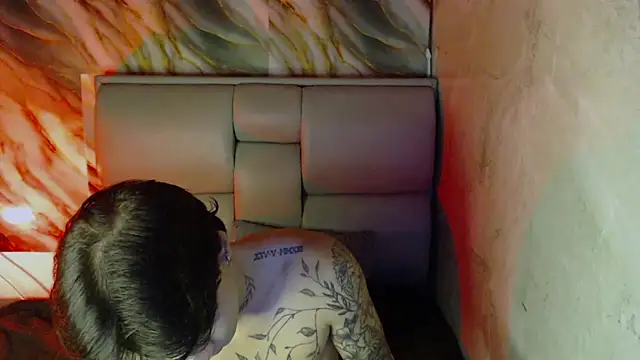 Apolo Hidalgo01 online show from September 30, 2025, 6:47 pm