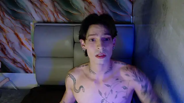 Apolo Hidalgo01 online show from October 5, 2025, 3:30 am