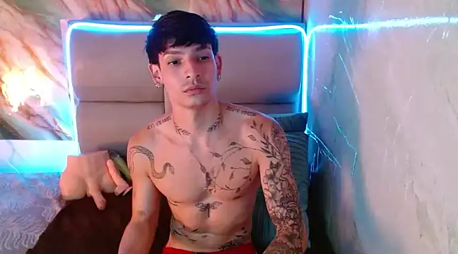 Apolo Hidalgo01 online show from March 14, 2025, 4:51 pm