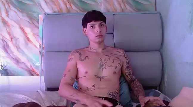 Apolo Hidalgo01 online show from February 26, 2025, 8:36 pm