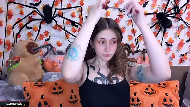 Snapshot of _Devill_Baby chatting on November 3, 2025, 4:10 pm Devill Baby online show from November 3, 2025, 4:10 pm