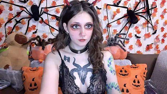 Snapshot of _Devill_Baby chatting on October 13, 2025, 5:14 pm Devill Baby online show from October 13, 2025, 5:14 pm