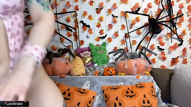 Snapshot of _Devill_Baby chatting on October 22, 2025, 7:24 pm Devill Baby online show from October 22, 2025, 7:24 pm