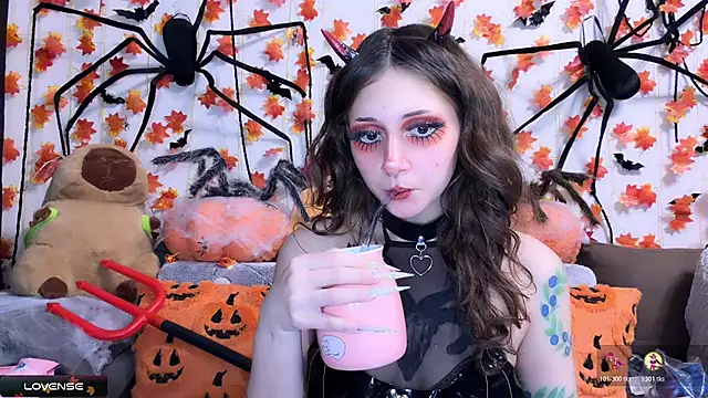 Snapshot of _Devill_Baby chatting on November 14, 2025, 6:22 pm Devill Baby online show from November 14, 2025, 6:22 pm