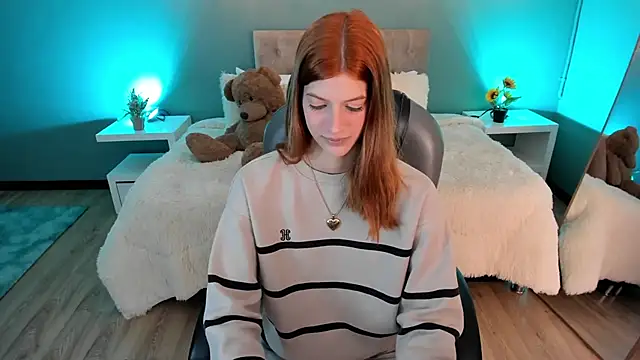 Snapshot of Nora_Vennucci chatting on November 4, 2025, 7:28 pm Nora Vennucci online show from November 4, 2025, 7:28 pm