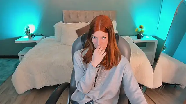 Snapshot of Nora_Vennucci chatting on October 29, 2025, 7:57 pm Nora Vennucci online show from October 29, 2025, 7:57 pm