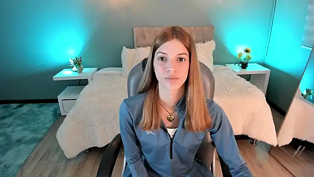 Snapshot of Nora_Vennucci chatting on October 21, 2025, 6:40 pm Nora Vennucci online show from October 21, 2025, 6:40 pm