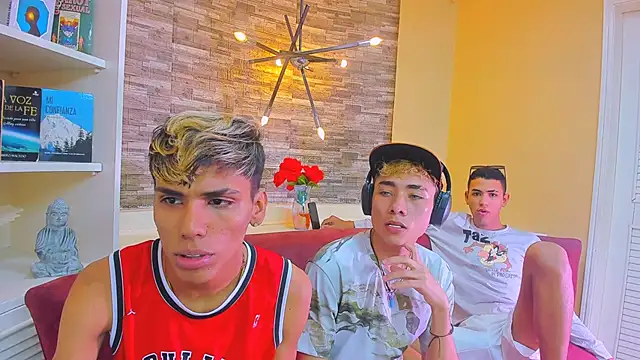 StrawwBoys online show from January 20, 2025, 8:09 am