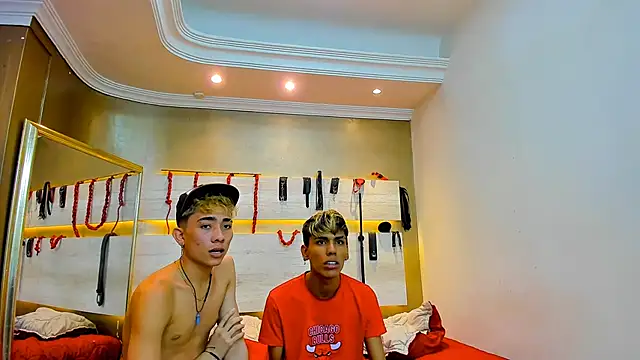 StrawwBoys online show from January 23, 2025, 1:24 pm