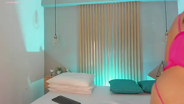 mary suarez online show from March 8, 2025, 3:39 am