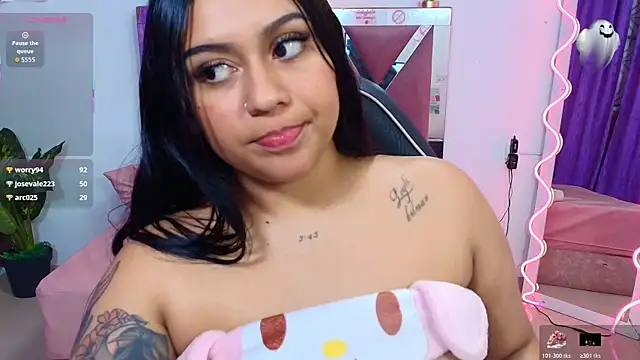 kendra tay online show from October 31, 2025, 3:41 pm