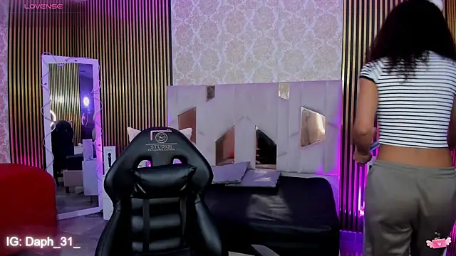 Daphnne tay online show from October 10, 2025, 7:36 pm