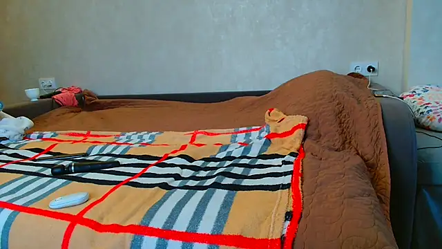 Brionia online show from November 12, 2025, 5:22 am