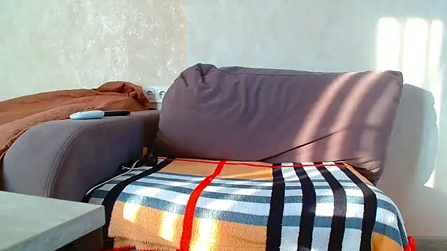 Brionia online show from January 16, 2026, 7:45 am