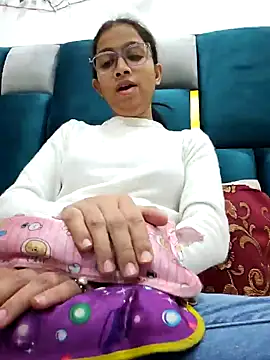 Aleena Rai online show from December 7, 2024, 6:32 pm