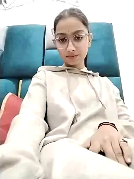 Aleena Rai online show from December 4, 2024, 5:49 pm