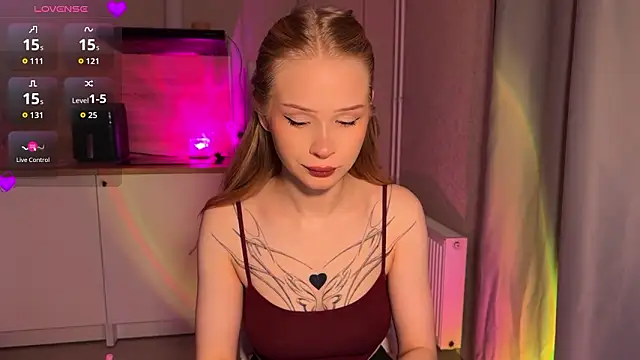 Snapshot of lisa_barbie chatting on February 24, 2026, 7:37 pm lisa barbie online show from February 24, 2026, 7:37 pm