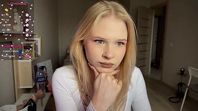 lisa barbie online show from September 14, 2025, 1:33 pm